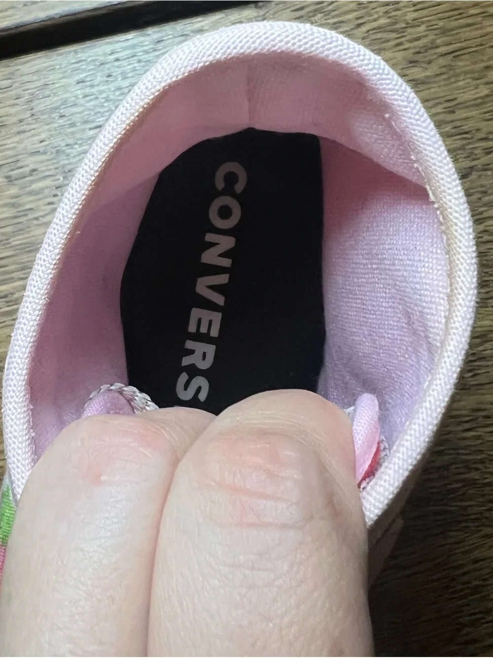 Converse Chuck Taylor All Star Strawberry Print Sneakers Women’s 7 Pink Canvas